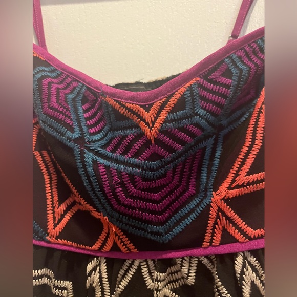 BCBG MAXAZRIA Embroidered Empire Waist Camisole Strappy Top XXS - Picture 8 of 9